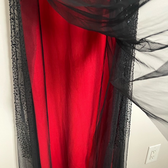 Sue Wong Beaded Red Black Mesh Gown Size 12 - Picture 10 of 12